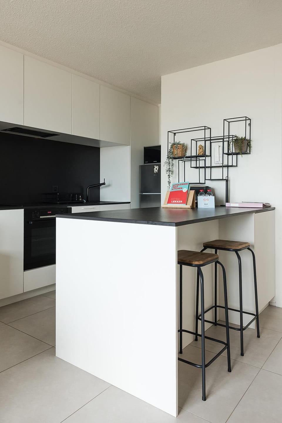 Kitchen or kitchenette, Dining area, dishwasher, stove