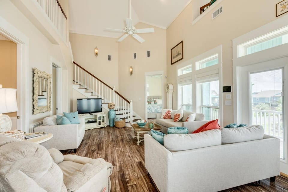 Exclusive Pool Gulf Views Modern Cargo Lift House in Bolivar Peninsula