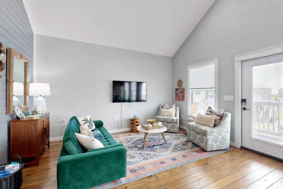 Modern Steps to Beach Shared Pool & Playground House in Caplen