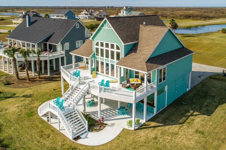 Luxury Beachfront Large Deck Group Ready House in Bolivar Peninsula