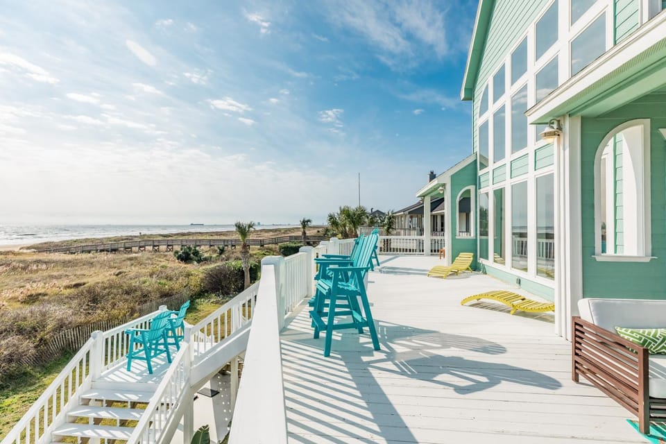 Luxury Beachfront Large Deck Group Ready House in Bolivar Peninsula