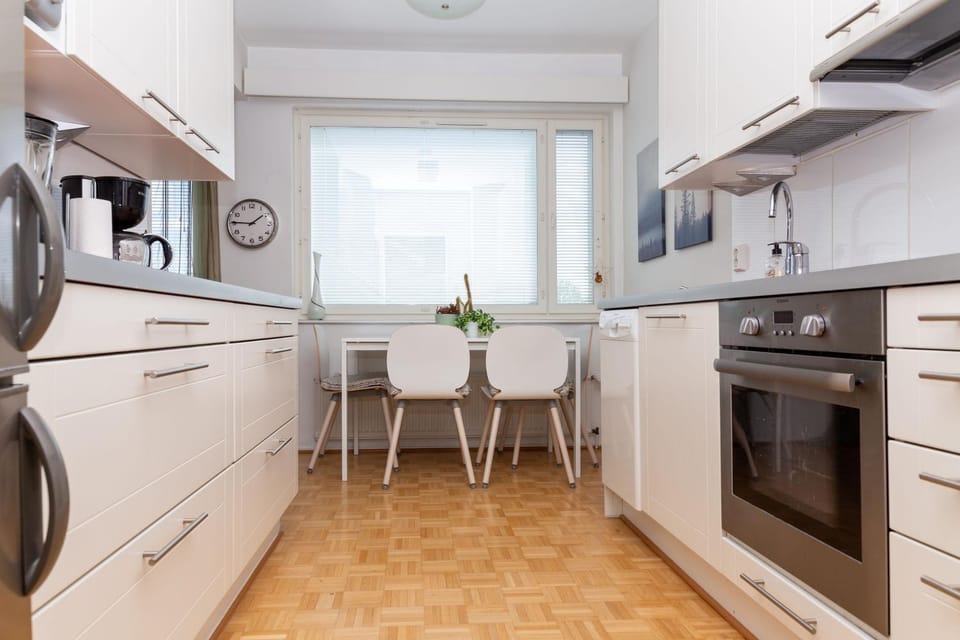 Kitchen or kitchenette, Dining area, dishwasher, oven, stove