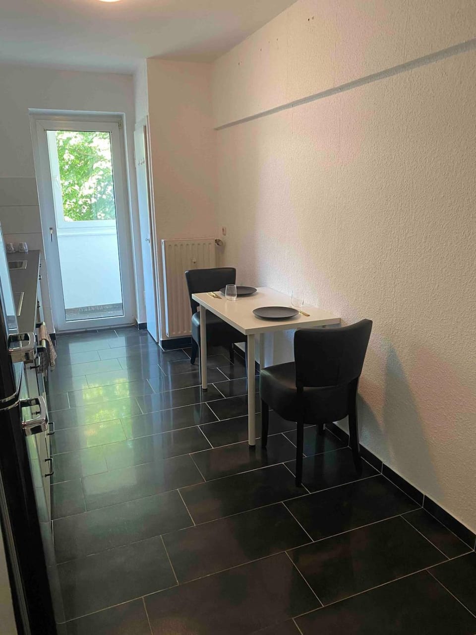 Sehr gute Lage mit Straßenbahn vor der Tür & riesen Bett, Messe nah Apartment in Essen