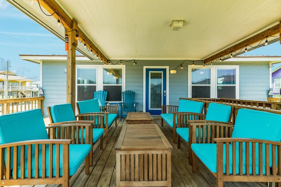 Dream Steps to Beach Large Deck Kid Friendly House in Bolivar Peninsula