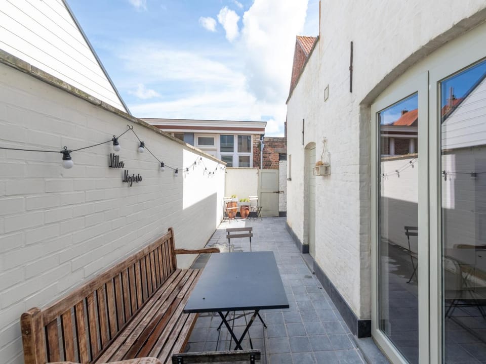 Property building, Balcony/Terrace