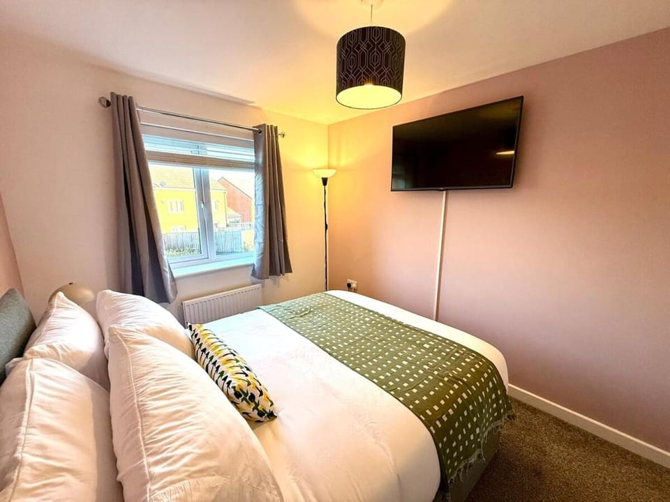 3 Bed House Near Airport & City Free Parking House in Newcastle upon Tyne