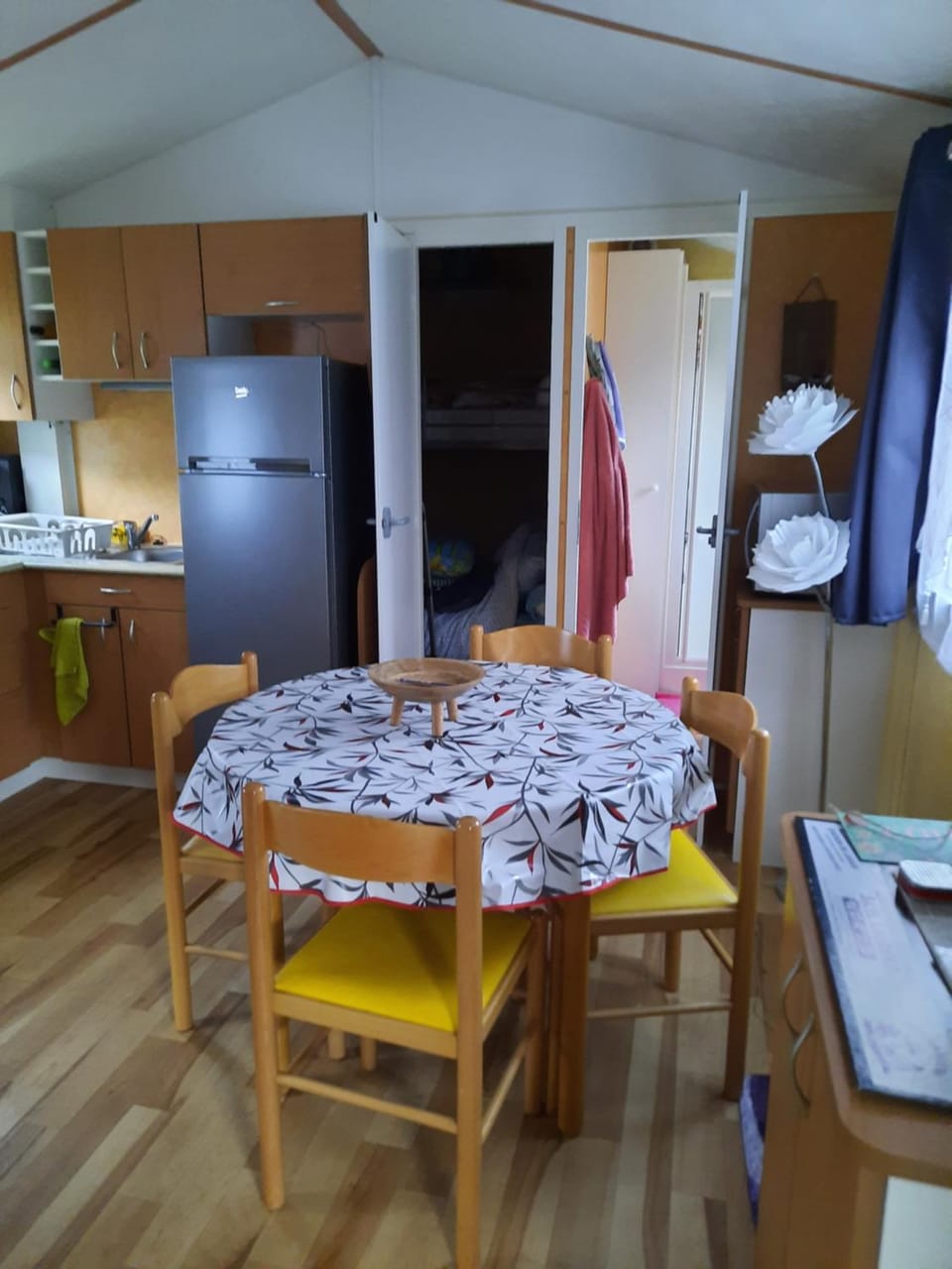 Mobil home 2 à 6 personnes besse-et-st anastaise Campground/ 
RV Resort in Besse-et-Saint-Anastaise