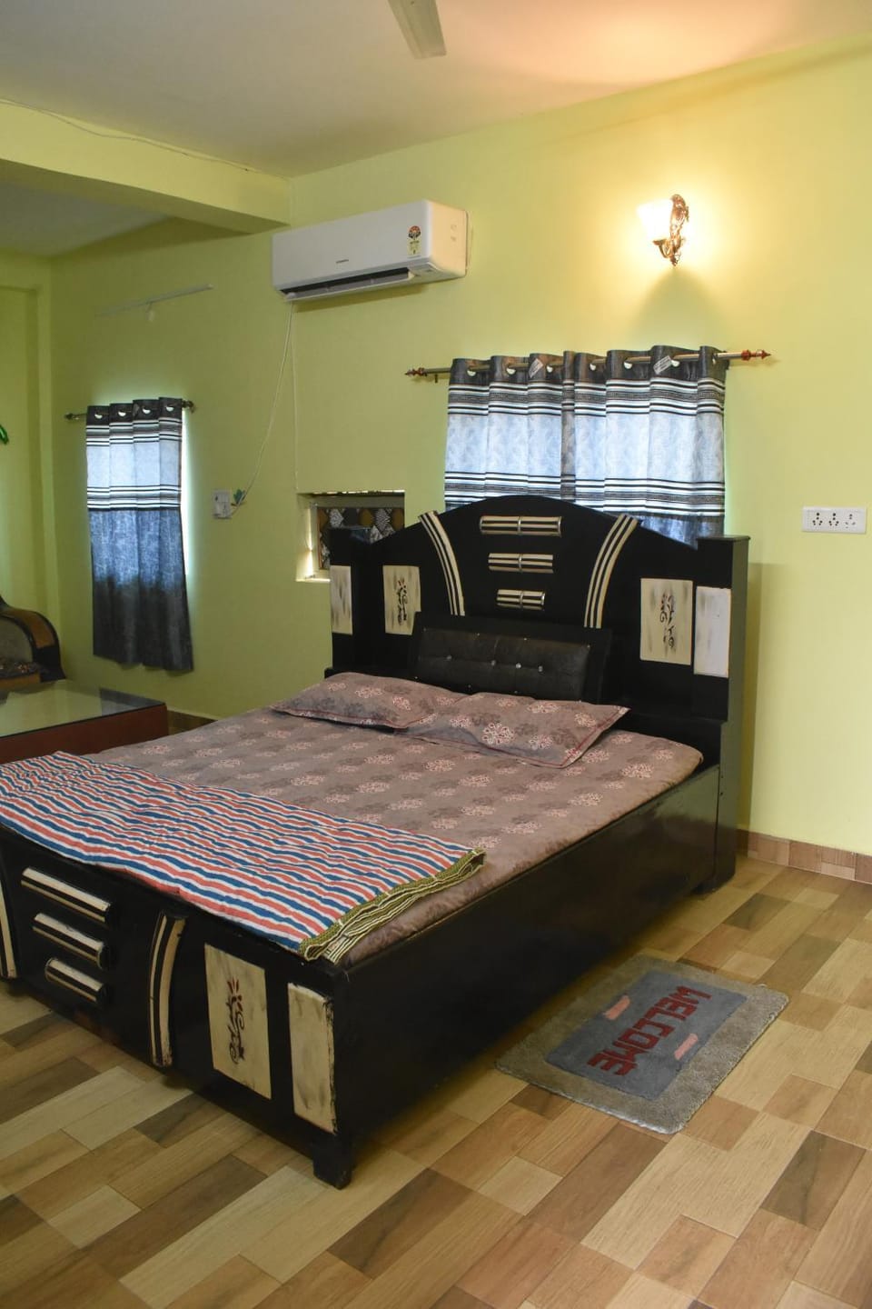 Bed, Photo of the whole room, Bedroom, air conditioner