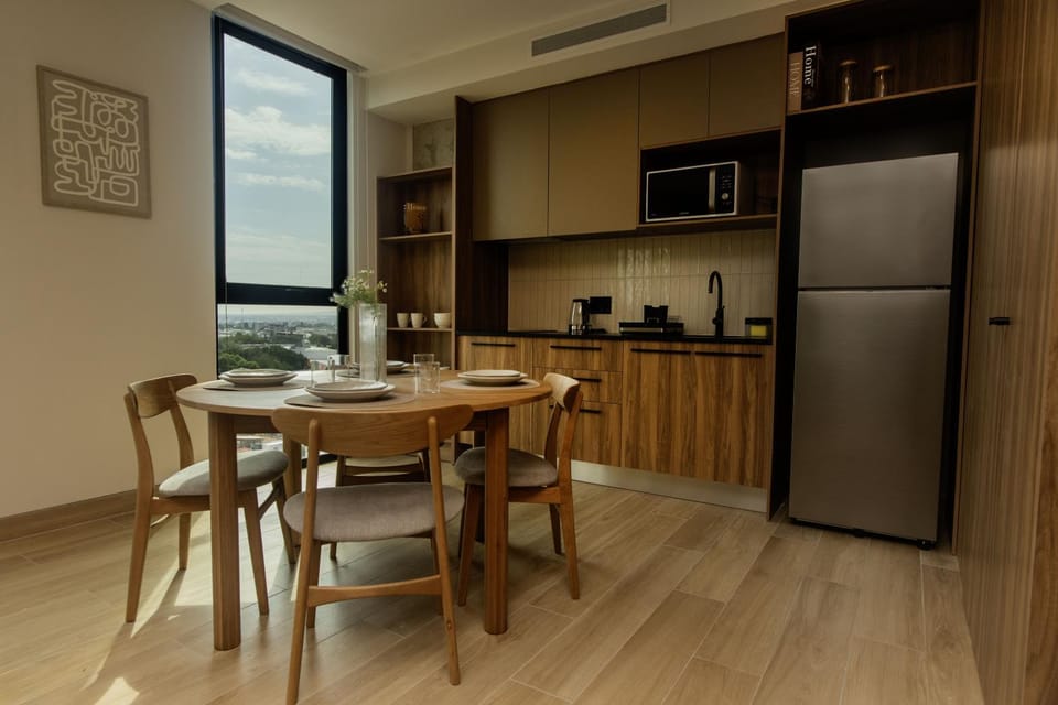 Kitchen or kitchenette, Dining area, stove