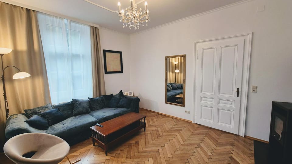 Living room, Photo of the whole room, Seating area, fireplace