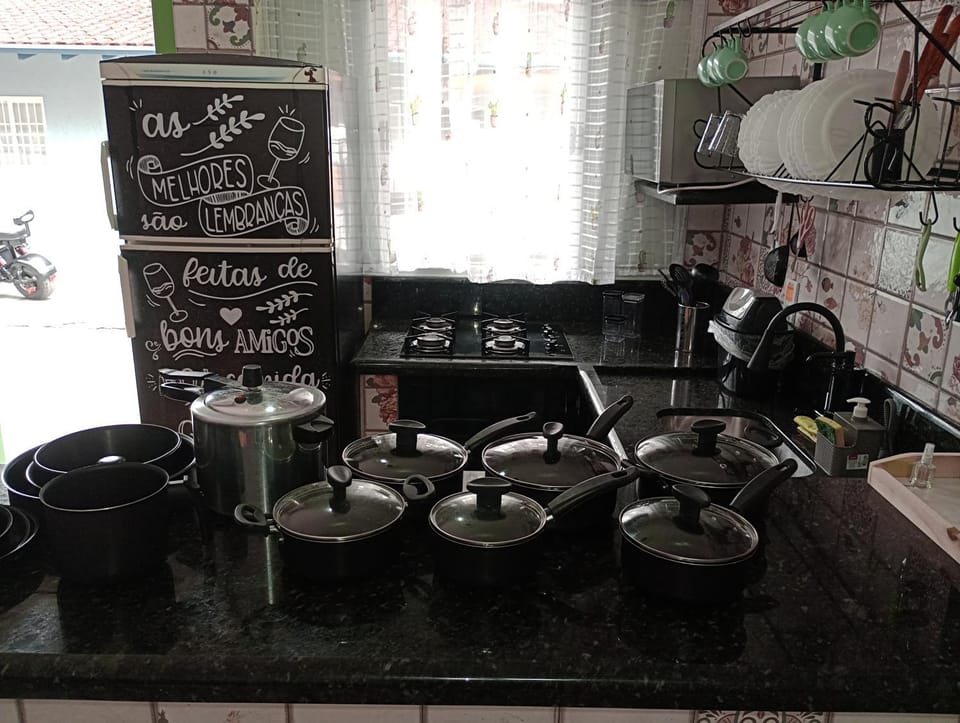 Kitchen or kitchenette, Food and drinks