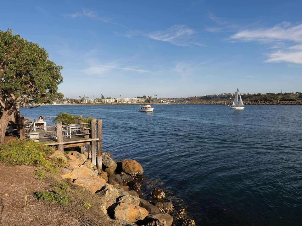 Lux Marina Village with parking Apartment in Marina del Rey