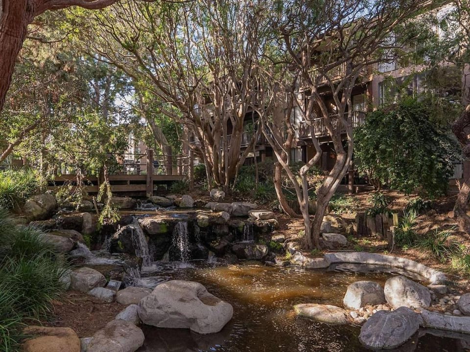 Lux Marina Village with parking Apartment in Marina del Rey