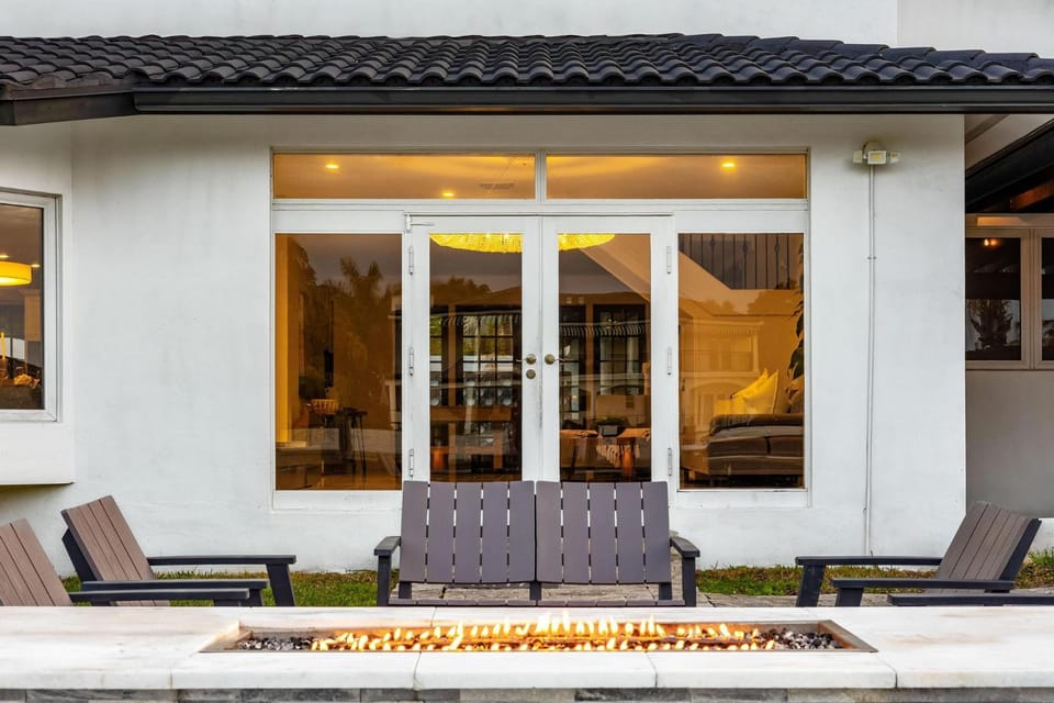 Property building, Patio, Seating area