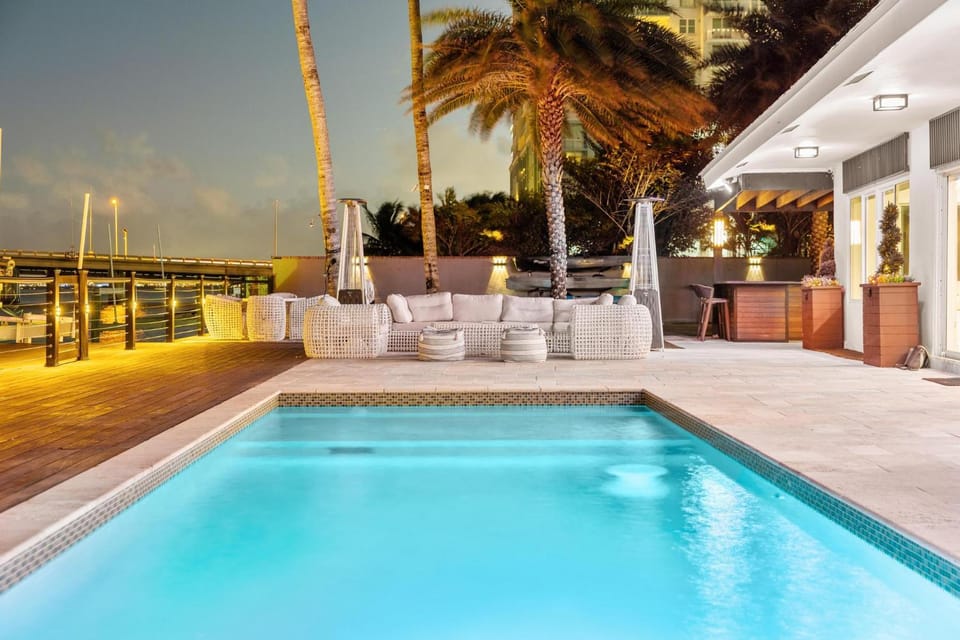Patio, Pool view, Swimming pool