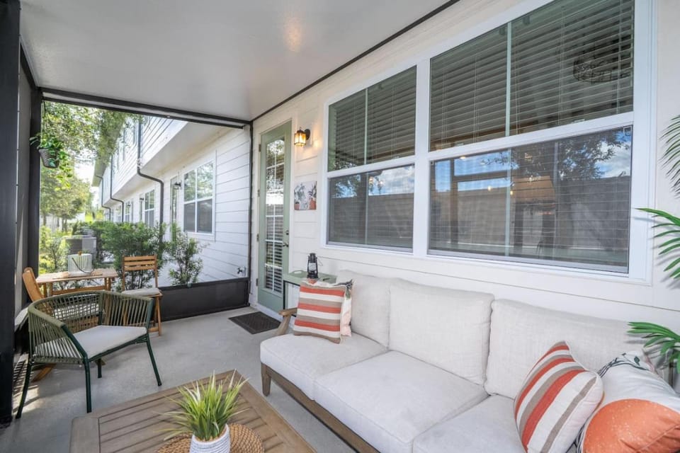 Chic 3BR villa Game Room close to Disney + Resort House in Four Corners