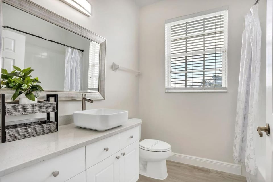 Big Condo 3 bedrooms, Pool Apartment in Four Corners