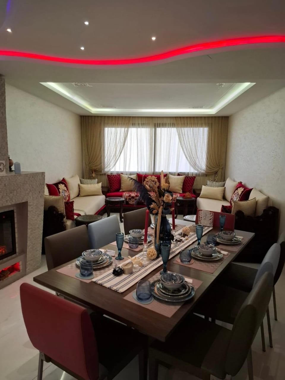 Living room, Seating area, Dining area