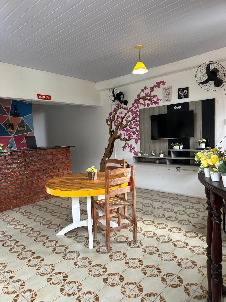 TV and multimedia, Living room, Dining area, Dinner