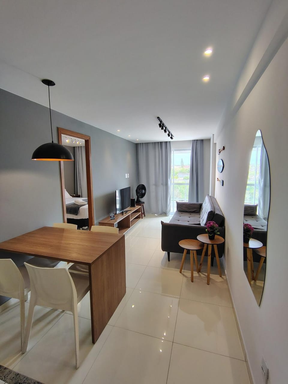 TV and multimedia, Living room, Seating area, Dining area