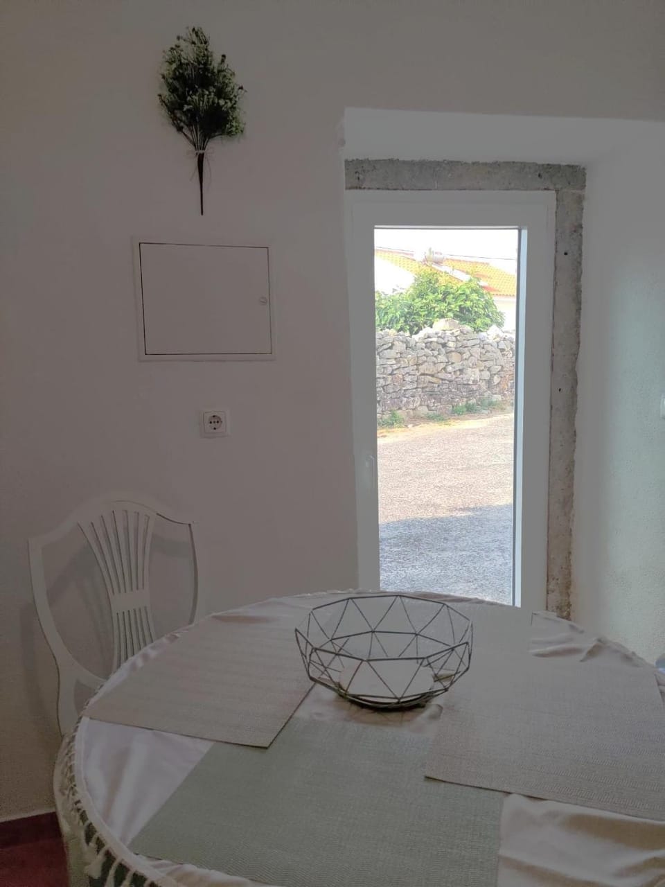 Dining area, Street view, Quiet street view