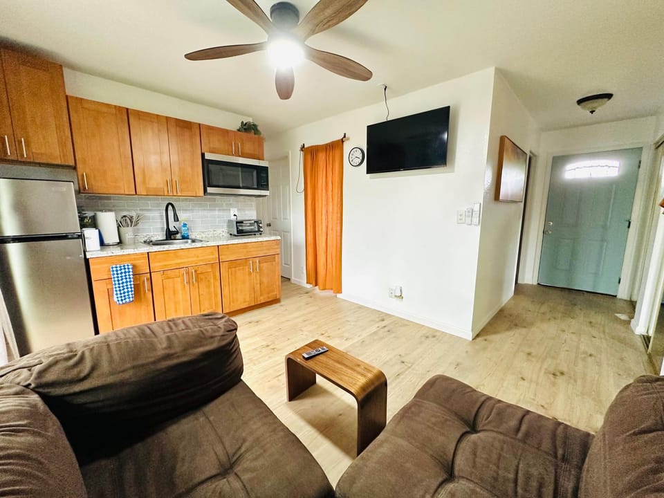 TV and multimedia, Kitchen or kitchenette, Living room