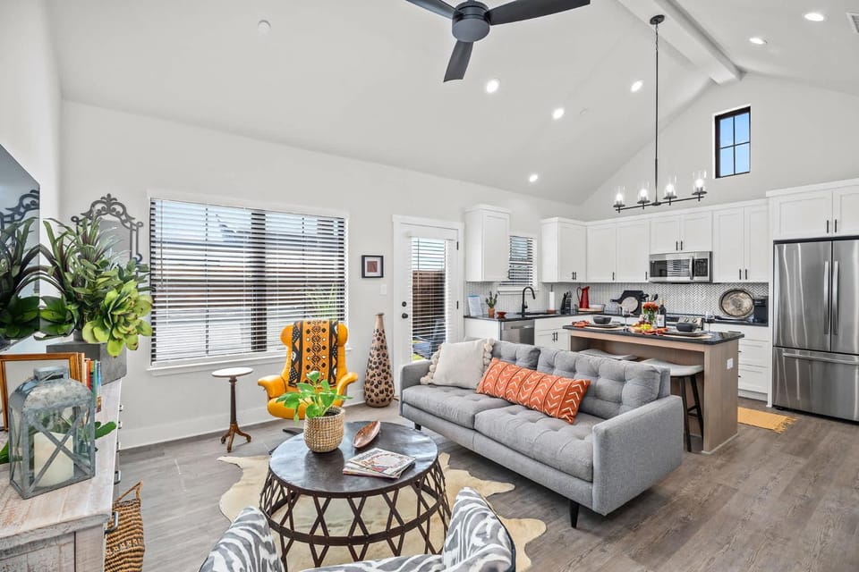 Serengeti 103 - Hot Tub & Close to Wine Trail House in Fredericksburg