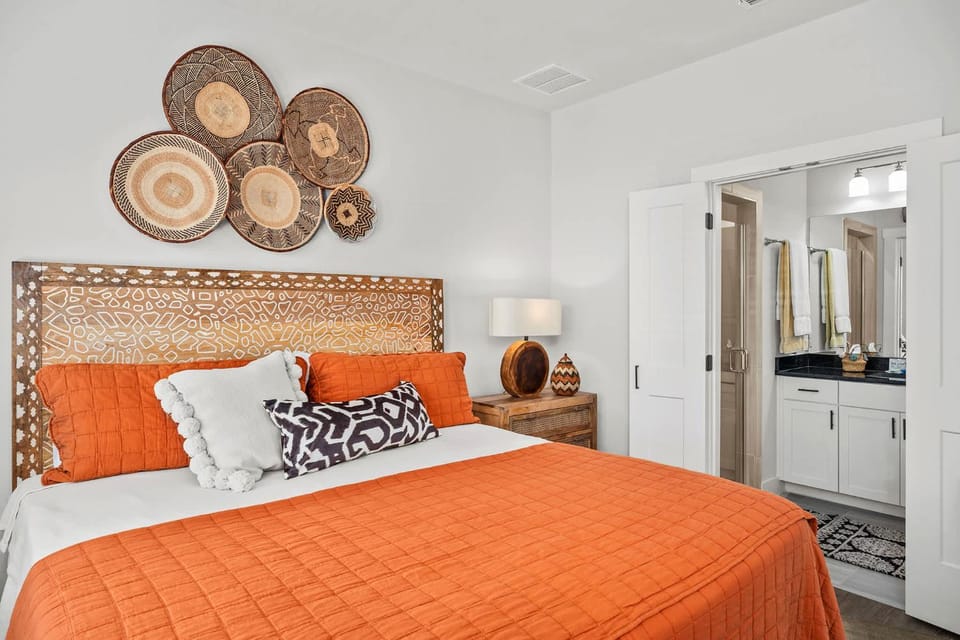 Serengeti 103 - Hot Tub & Close to Wine Trail House in Fredericksburg