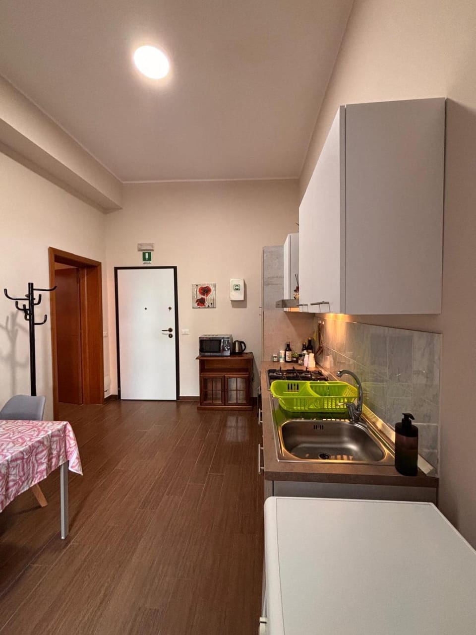 Kitchen or kitchenette, Dining area, oven, pet friendly, stove