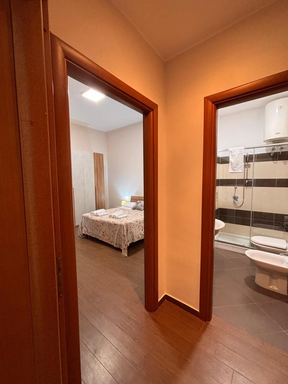 Toilet, Bed, Bathroom, Photo of the whole room, Bedroom, towels