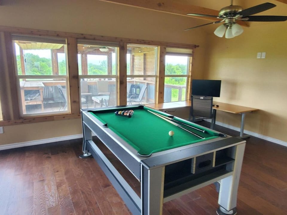 Lodge One with Scenic View Chalet in Anna