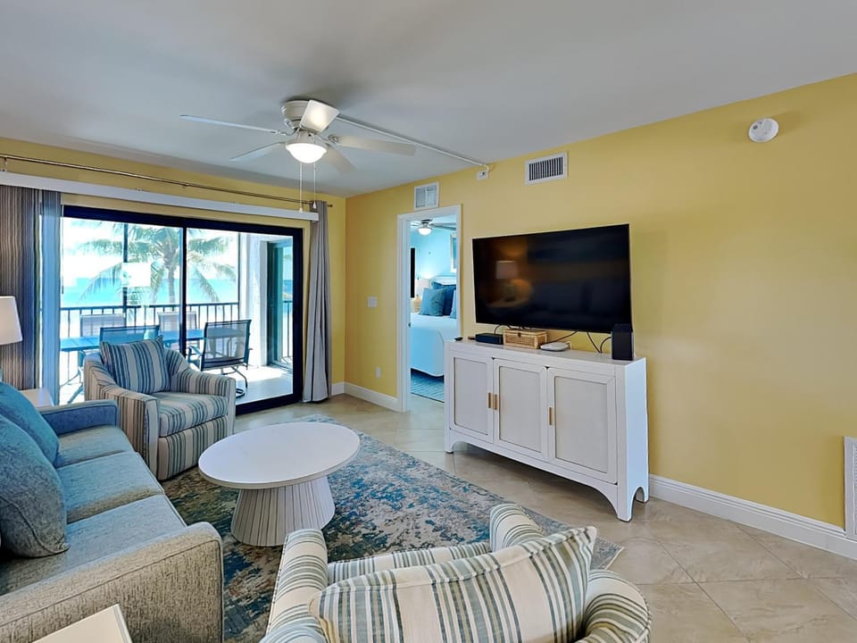 Seaside 203 Apartment in Estero Island
