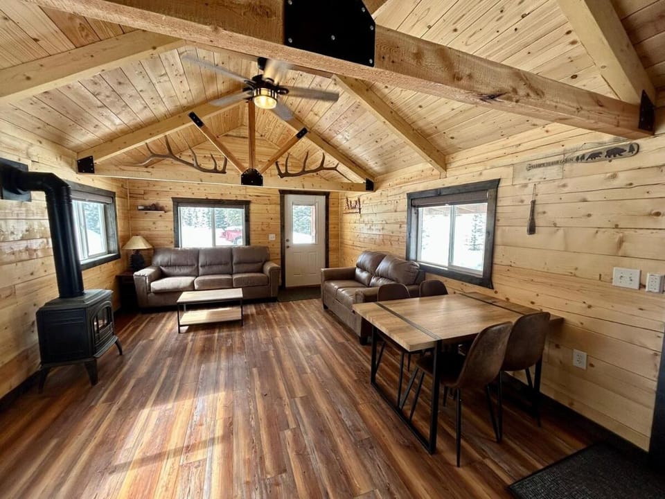 Index Peak Cabin Cabin in Cooke City-Silver Gate