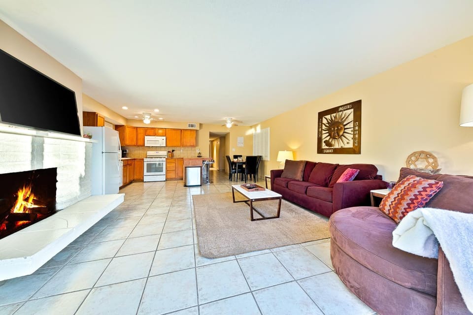 Newport Beach Simplicity Apartment in Balboa Peninsula