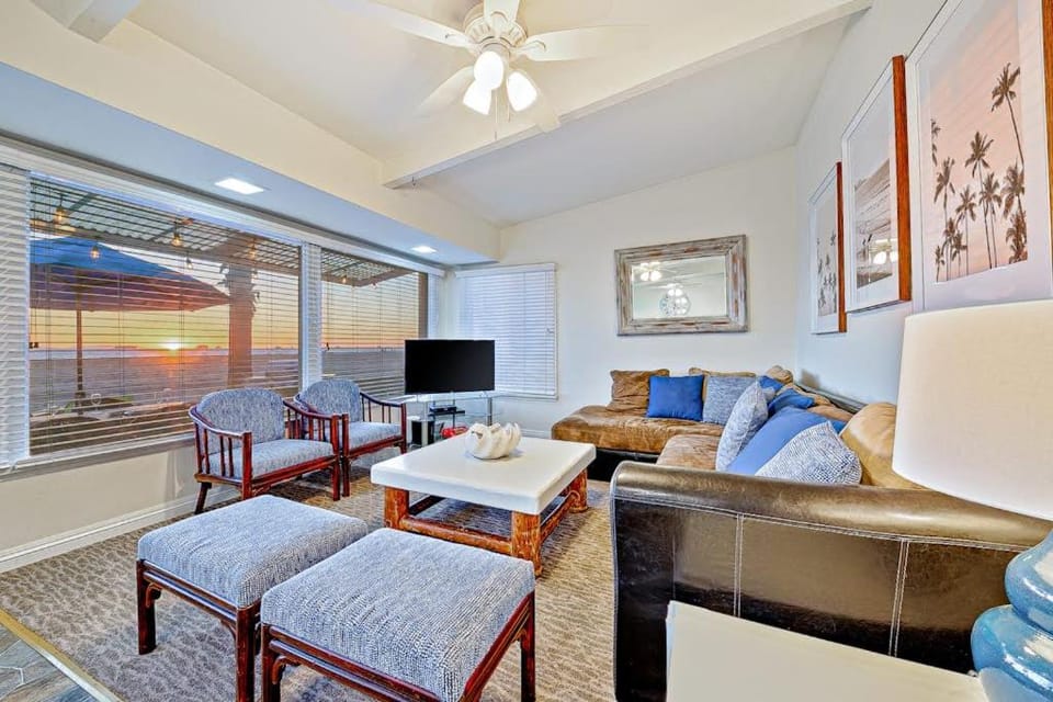 Seascape I House in Balboa Peninsula