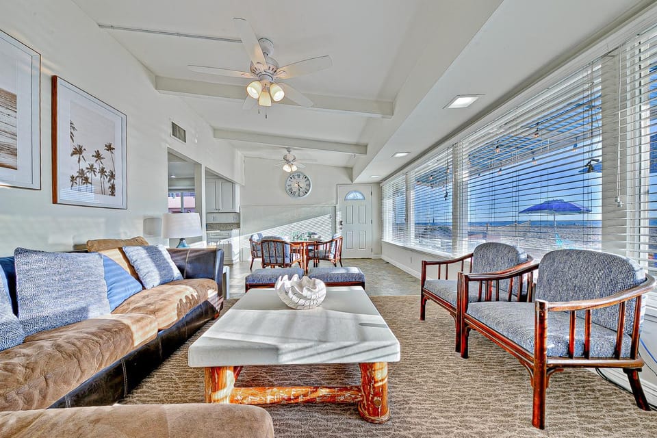 Seascape I House in Balboa Peninsula