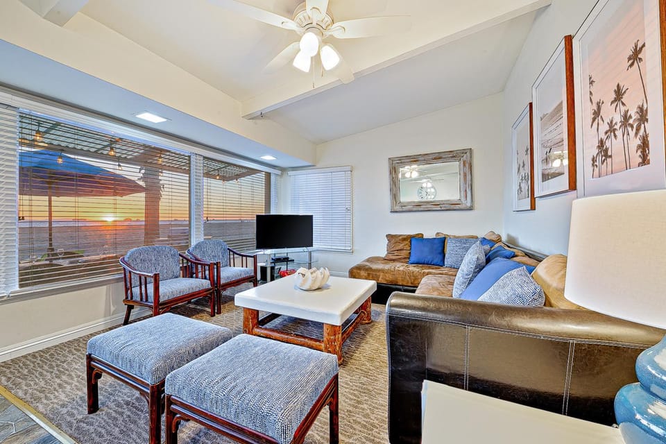 Seascape I House in Balboa Peninsula