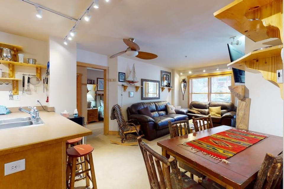 Copper Springs Lodge 101 Apartment in Copper Mountain