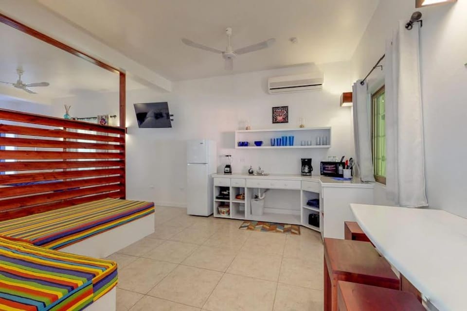 Barrier Reef Suite at Casa DV Suites -Gold Standard Certified Apartment in Belize District