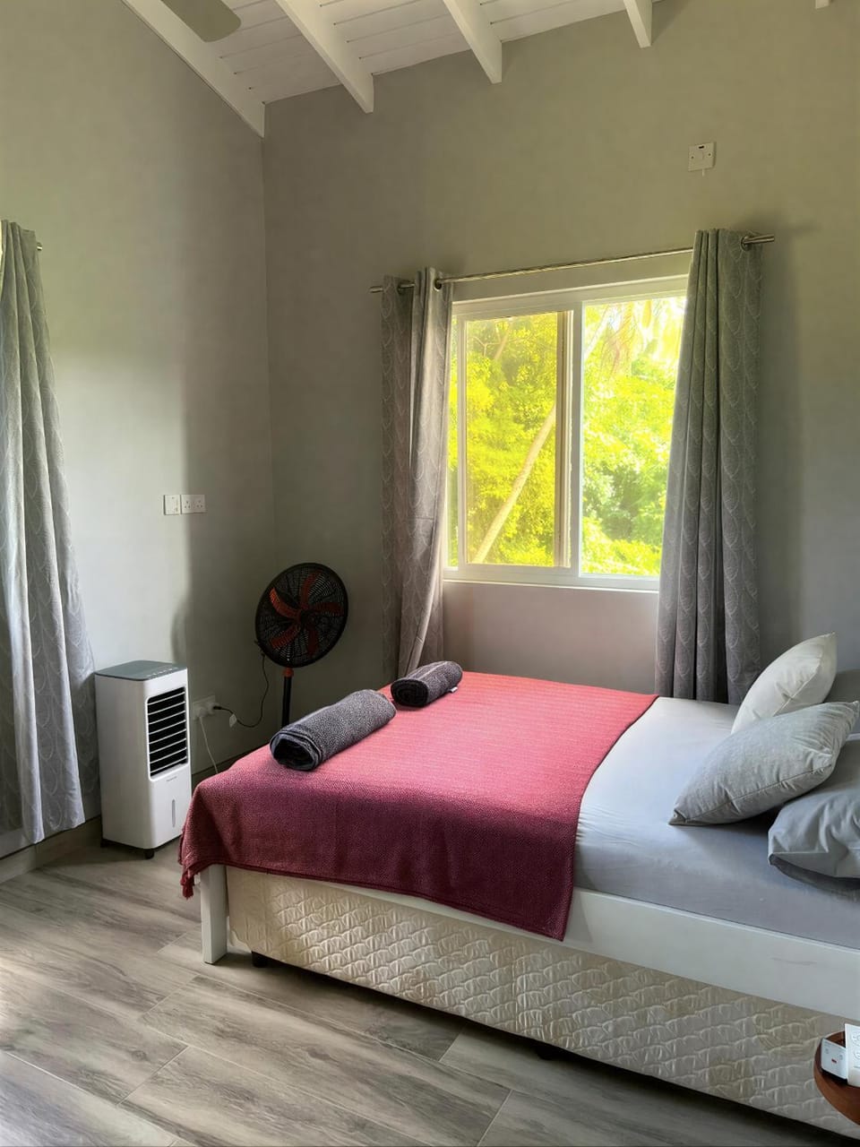 Bed, Bedroom, towels, wardrobe, air conditioner