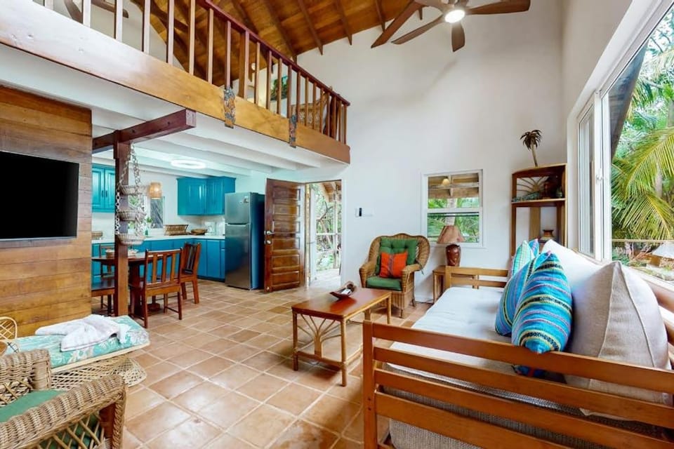 Ara Macao Beach House at Ocean’s Edge -Gold Standard Certified Apartment in Stann Creek District