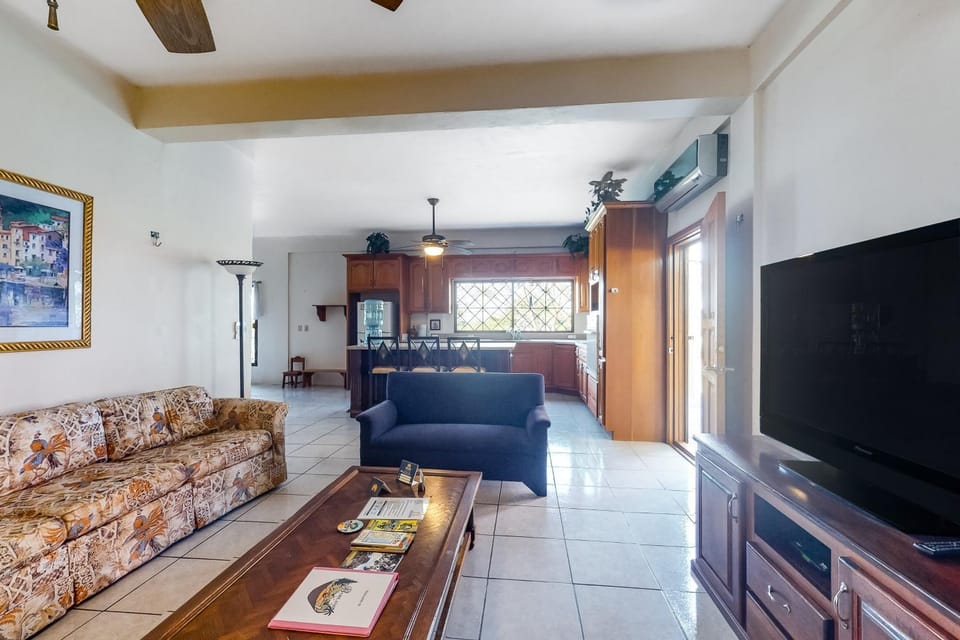 Palace at D Borland View -Gold Standard Certified House in Cayo District