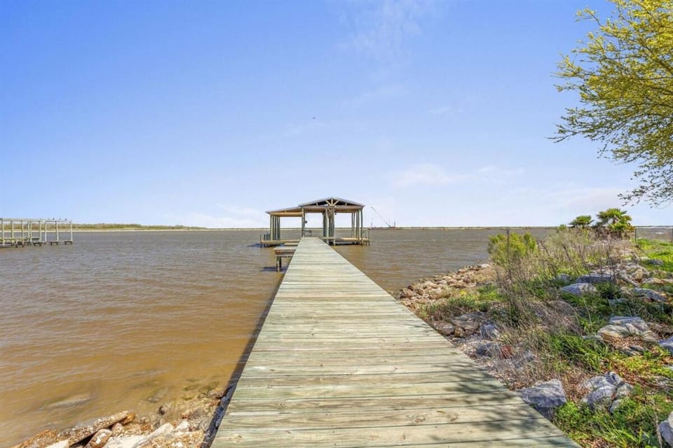 Pelican Point Paradise House in Hackberry