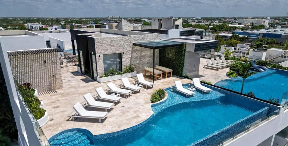 Solarium, Swimming pool