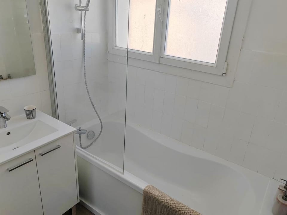Shower, Bath