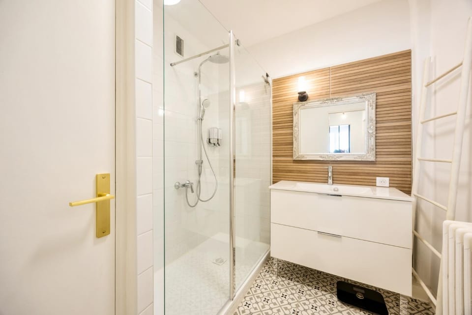 Shower, Bathroom, hair dryier, towels, dryer