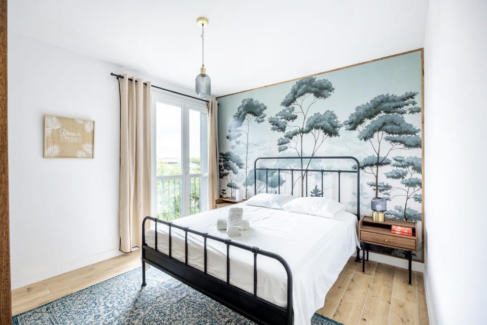 Bed, Photo of the whole room, Bedroom