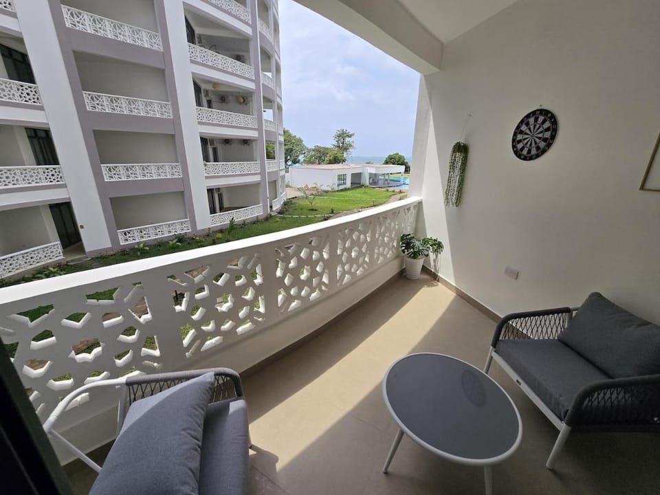 New Exquisite 1BR Beachfront Apartment Nyali Apartment in Mombasa County