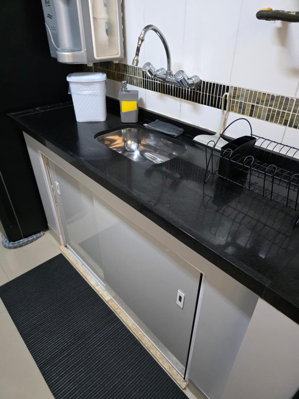 Restaurant/places to eat, Kitchen or kitchenette