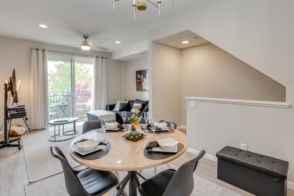 Home Base with Easy 1-80 Access 4 Mi to Dtwn Reno! House in Reno